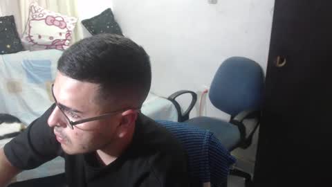 sweet_fantasy_couple online show from February 20, 11:21 pm