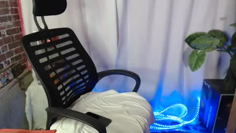 hanna mae online show from March 26, 10:04 pm