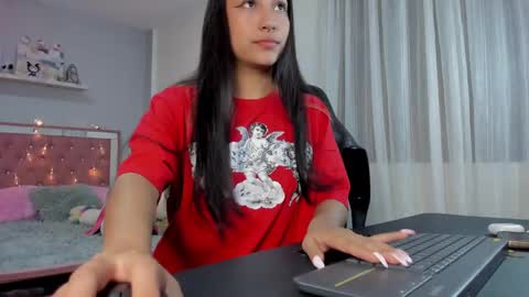 Snapshot of sweet_isiis chatting on February 27, 11:15 pm Isiis online show from February 27, 11:15 pm