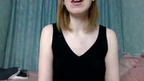 sweet_lilbunny online show from February 13, 6:55 pm