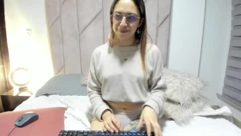 Snapshot of sweet_meelody chatting on October 8, 1:57 am Melody online show from October 8, 1:57 am