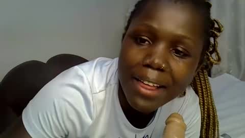 sweet_melodiyy online show from April 17, 11:50 pm