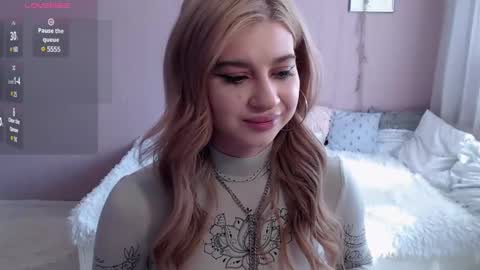 Snapshot of sweet_nicole_333 chatting on March 10, 8:06 am sweet_nicole_333 online show from March 10, 8:06 am