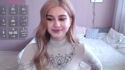 Snapshot of sweet_nicole_333 chatting on March 10, 11:12 am sweet_nicole_333 online show from March 10, 11:12 am