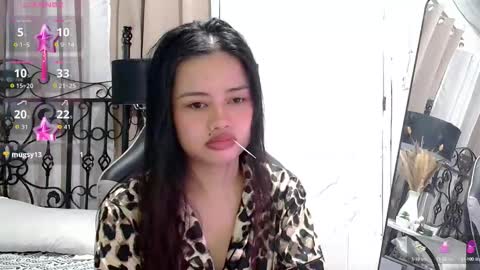 Leah online show from October 28, 1:06 am