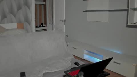 sweet_smith8 online show from October 13, 2:30 pm