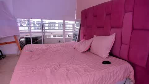 Snapshot of sweet_stacie chatting on February 7, 2:04 pm sweet_stacie online show from February 7, 2:04 pm