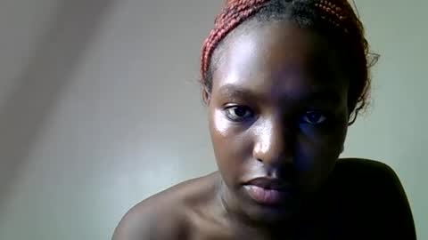 sweet_strawberina online show from March 31, 2:56 am