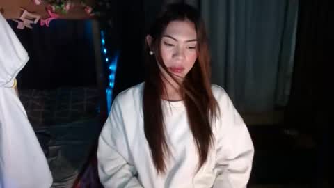 sweet_vell online show from April 23, 11:18 am