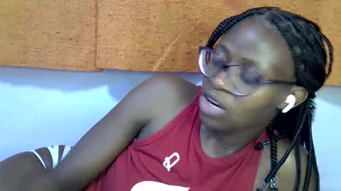 sweet_zarah online show from March 4, 9:56 pm