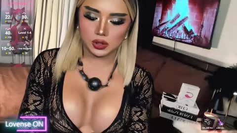 bella online show from November 3, 12:00 am