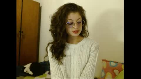sweetcalm_ online show from May 6, 4:29 am
