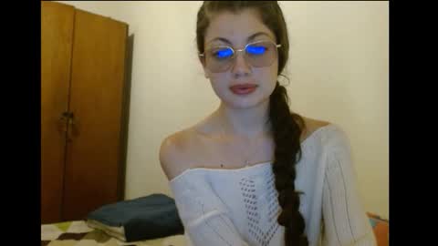 sweetcalm_ online show from March 3, 4:19 am