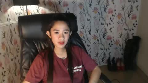 Snapshot of sweetdannica chatting on December 19, 1:40 pm Danni online show from December 19, 1:40 pm