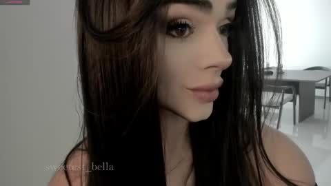 Bella online show from April 22, 9:11 pm