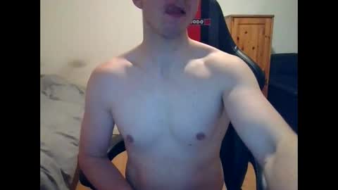 sweetguy8210 online show from January 16, 7:01 pm