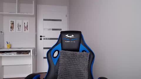 Emma  online show from January 9, 10:10 am