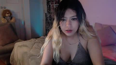 Snapshot of sweethotsin_sexy69 chatting on January 19, 9:11 am                  online show from January 19, 9:11 am