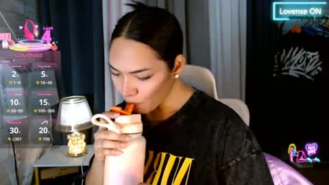sweetiefox1 online show from May 11, 2:51 am