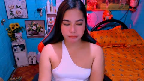 Snapshot of sweetienicole chatting on February 8, 6:01 am Nicole online show from February 8, 6:01 am
