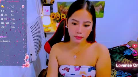 Snapshot of sweetienicole chatting on September 23, 2:49 am Nicole online show from September 23, 2:49 am