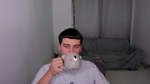 Lian online show from March 2, 3:13 am