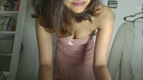 Snapshot of sweetlilyinthewild chatting on September 23, 6:18 am Lily online show from September 23, 6:18 am