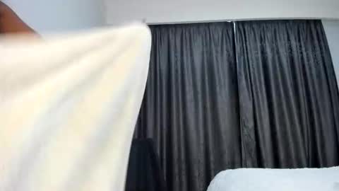 Snapshot of sweetlipsy chatting on September 23, 5:34 am sweetlipsy online show from September 23, 5:34 am