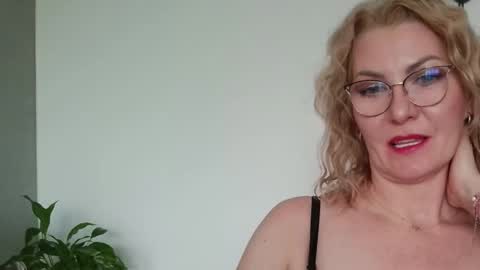 sweetmarthaaa online show from March 5, 12:58 pm