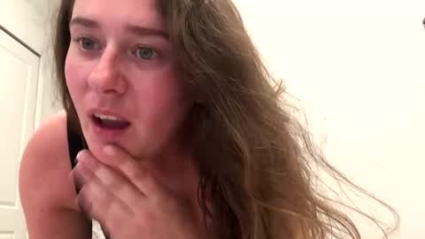 sweetrosiered online show from April 14, 2:31 pm