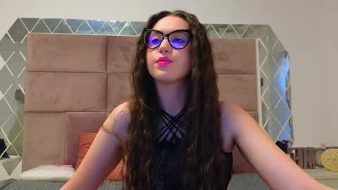 Snapshot of sweetscribe chatting on February 10, 6:31 am SweetScribe online show from February 10, 6:31 am