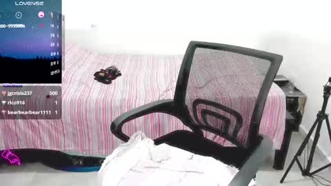 Snapshot of sweetsquirtx23 chatting on February 17, 5:36 am lili online show from February 17, 5:36 am