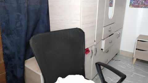 sweett_candy1 online show from September 24, 3:46 am