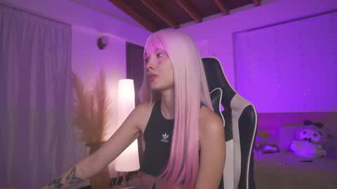 Cat independent model  online show from March 11, 6:41 am