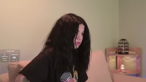    online show from June 25, 1:38 pm
