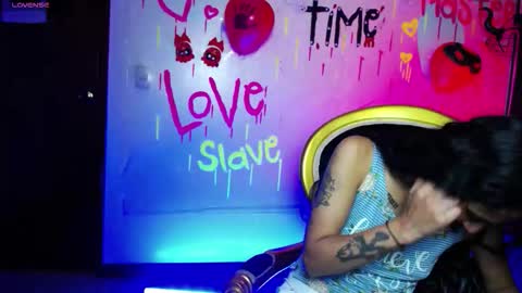 Snapshot of sweett_pleasure chatting on October 21, 6:11 pm Sweett pleasure online show from October 21, 6:11 pm