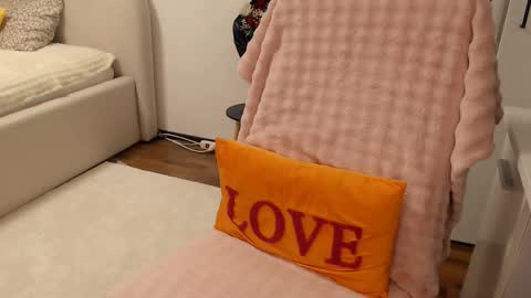 Maya online show from March 11, 5:38 pm