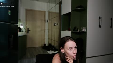 Leila and Alex online show from June 2, 2:41 pm