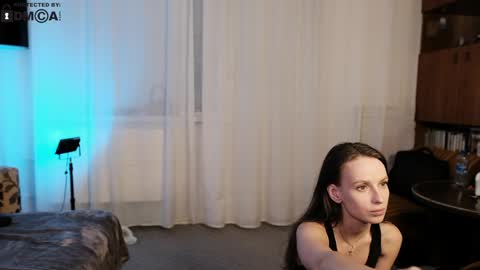 Leila and Alex online show from December 3, 10:45 pm