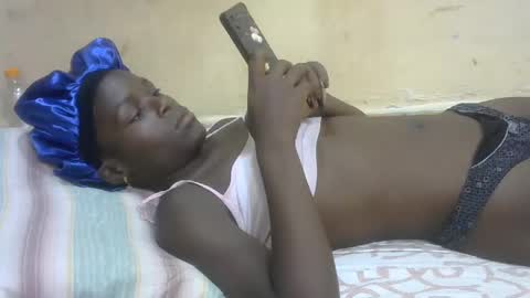 Snapshot of sweetvallerie chatting on March 7, 4:11 pm sweetvallerie online show from March 7, 4:11 pm