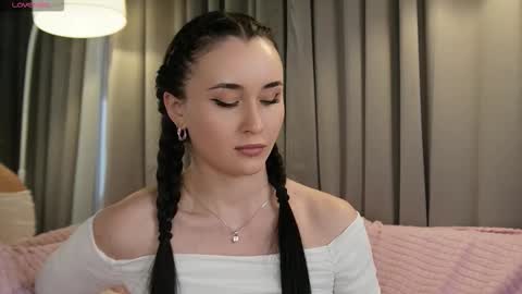 Melissa online show from March 3, 1:40 pm