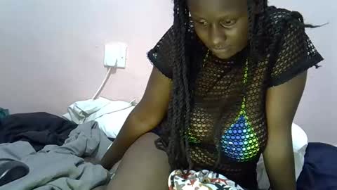 sweety_starlit online show from April 18, 7:07 pm