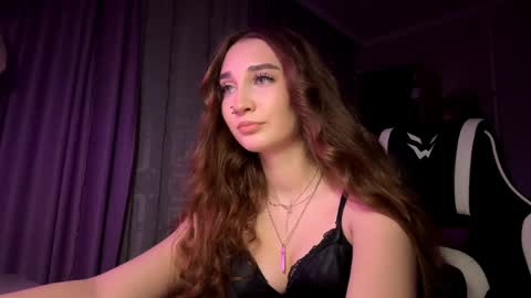 Alice online show from April 3, 3:19 pm