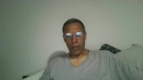 swimmerbod2495 online show from April 15, 2:48 am