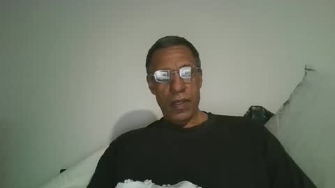 swimmerbod2495 online show from April 22, 2:19 am