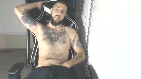 Snapshot of swoozy_ chatting on October 19, 12:26 am swoozy_ online show from October 19, 12:26 am