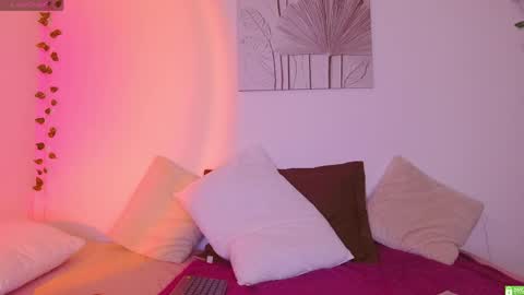 Helen  online show from April 20, 6:44 pm