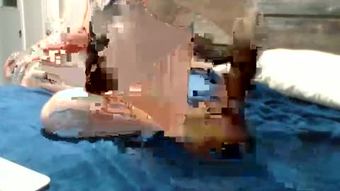 Snapshot of sxtn002 chatting on January 5, 11:15 am sxtn002 online show from January 5, 11:15 am