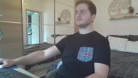 syl092 online show from February 9, 1:56 pm