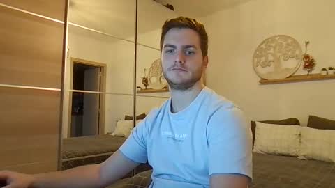 syl092 online show from January 10, 4:01 pm